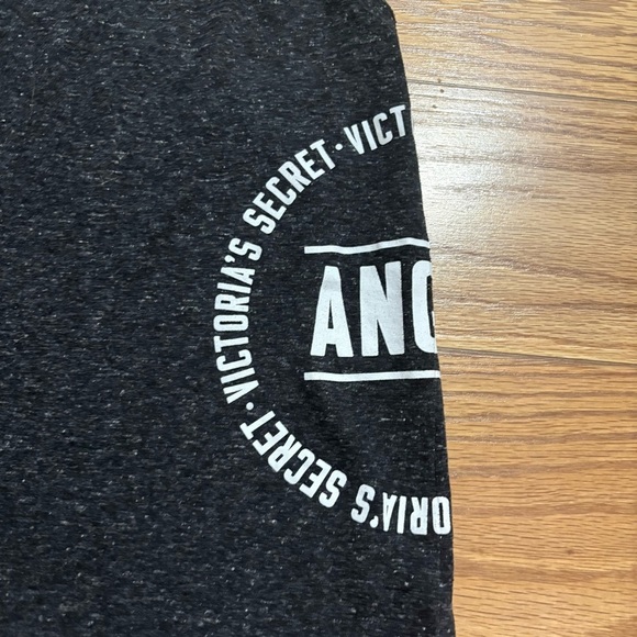 Victoria’s Secret Tank Medium - Picture 2 of 8